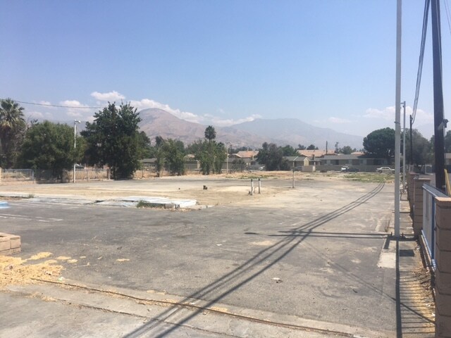 2345 Del Rosa Ave, San Bernardino, CA à vendre - Photo principale – Image 1 sur 28