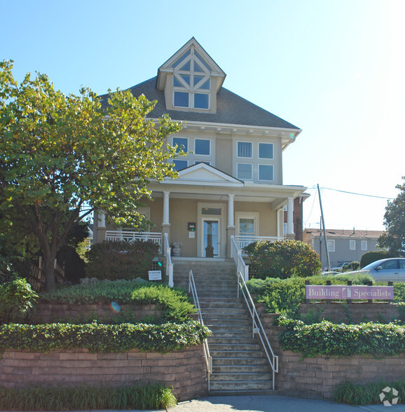 114 Day Ave SW, Roanoke, VA à louer - Photo principale – Image 1 sur 3