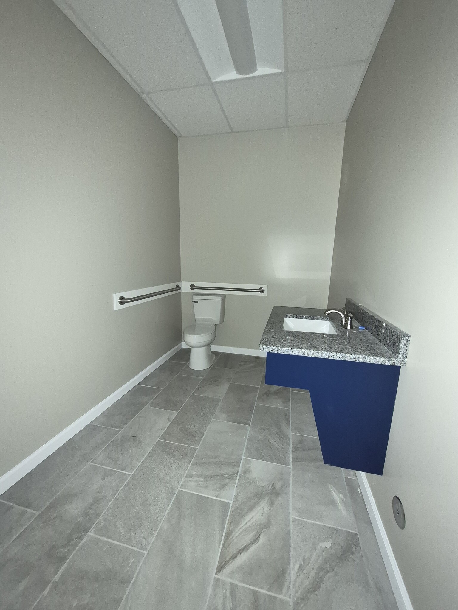 405 Rose St, Sanford, NC à louer Photo intérieure– Image 1 sur 6