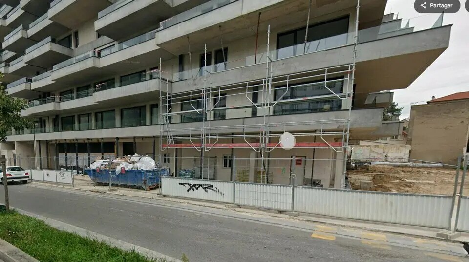 Local commercial dans Colombes à louer - Photo de l’immeuble – Image 1 sur 8