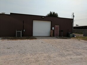 855 W St, Lincoln, NE à louer Photo de l’immeuble– Image 2 sur 7