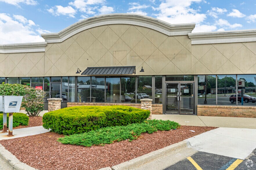 4205-4225 Miller Rd, Flint, MI à louer - Photo de l’immeuble – Image 3 sur 15