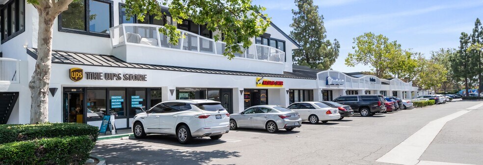270 Bristol St, Costa Mesa, CA à louer - Photo de l’immeuble – Image 2 sur 4