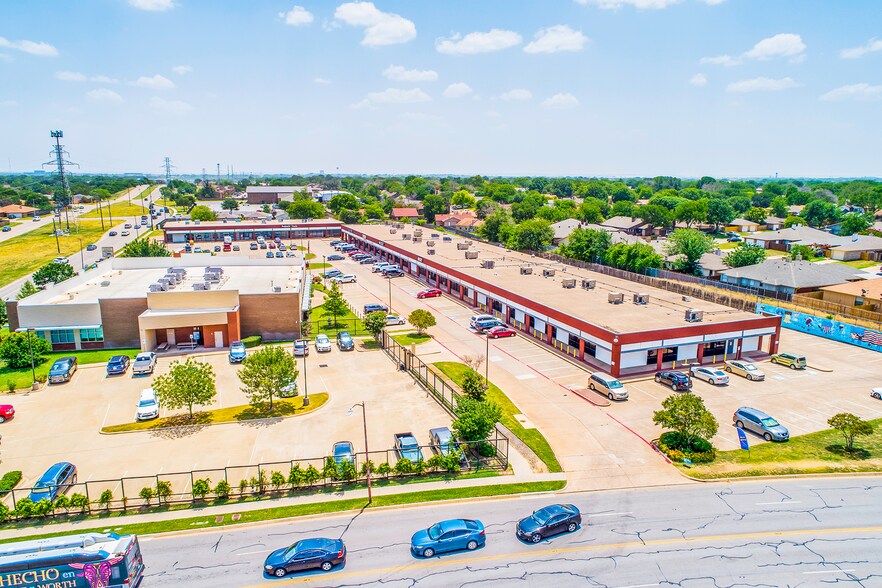 2715-2785 Alta Mesa Blvd, Fort Worth, TX à louer - Photo de l’immeuble – Image 1 sur 8