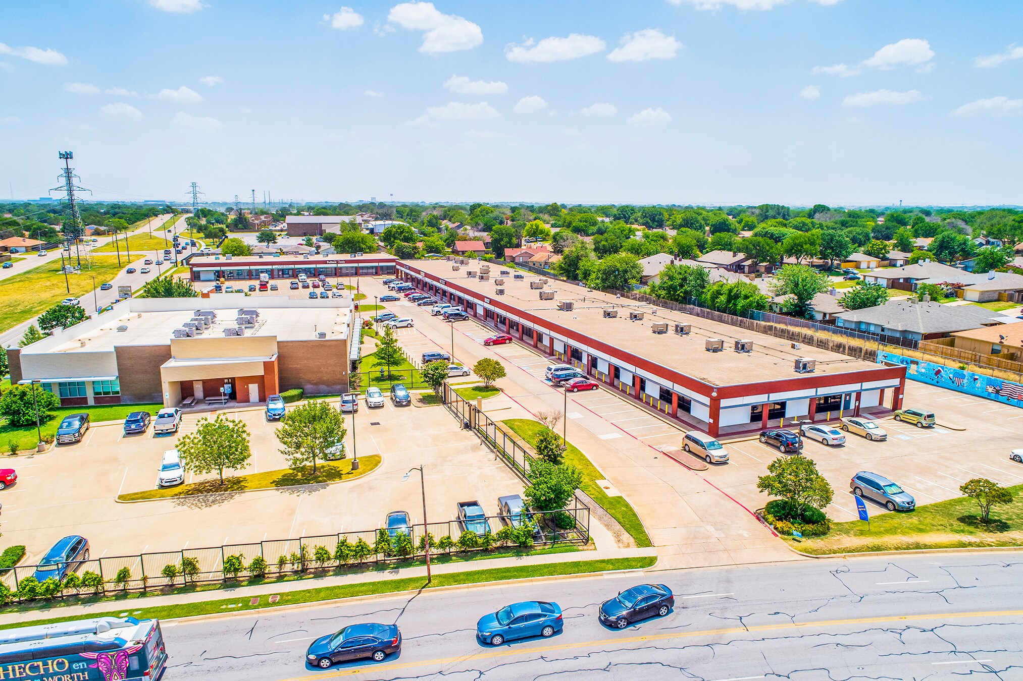 2715-2785 Alta Mesa Blvd, Fort Worth, TX à louer Photo de l’immeuble– Image 1 sur 9