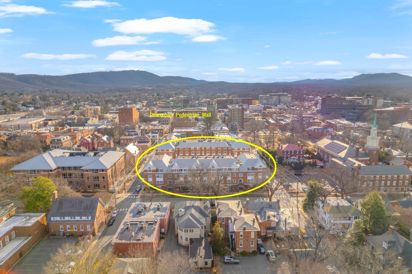 202-258 E High St, Charlottesville, VA 22902 - Lot 214 -  - Photo intérieure - Image 1 of 30