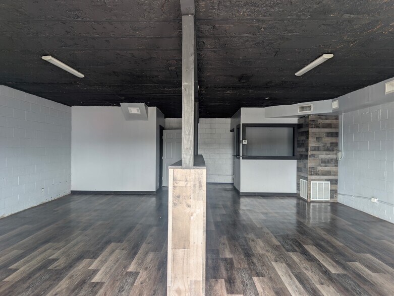 8555 Fm-2673, Canyon Lake, TX à louer - Photo de l’immeuble – Image 2 sur 4