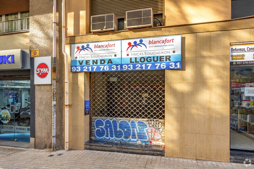 Immeuble residentiel dans Barcelone, Barcelona à vendre - Photo de l’immeuble – Image 2 sur 2