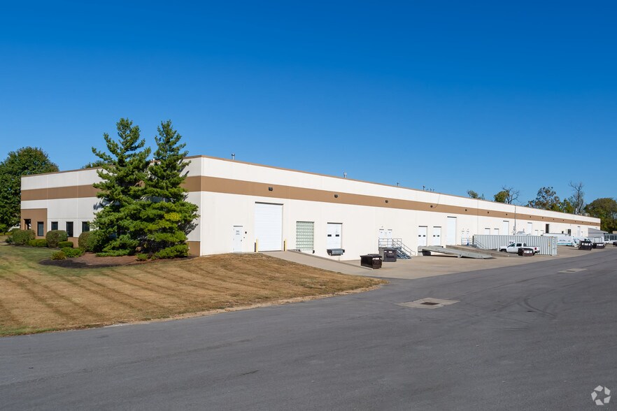 9842-9866 Windisch Rd, West Chester, OH à louer - Photo de l’immeuble – Image 2 sur 3
