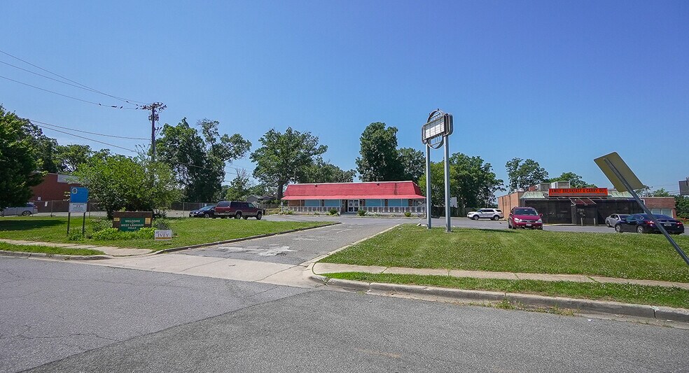 7703 Garrison Rd, Landover Hills, MD à vendre - Photo de l’immeuble – Image 2 sur 8