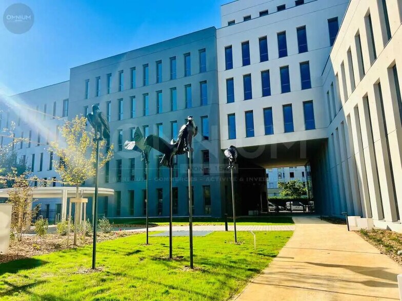 Bureau dans Villeurbanne à louer - Photo de l’immeuble – Image 2 sur 27