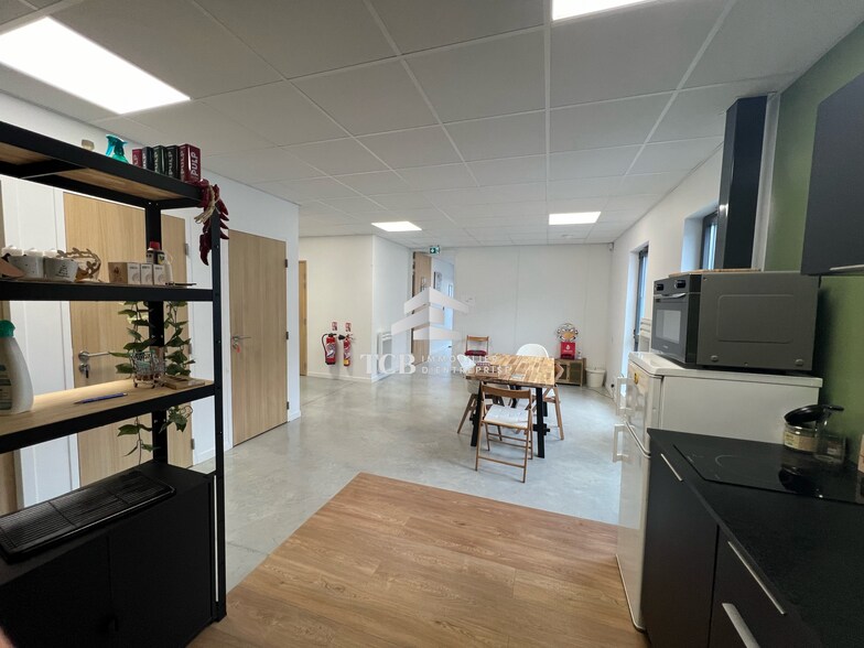 Bureau dans Saint-Herblain à vendre - Photo de l’immeuble – Image 3 sur 12