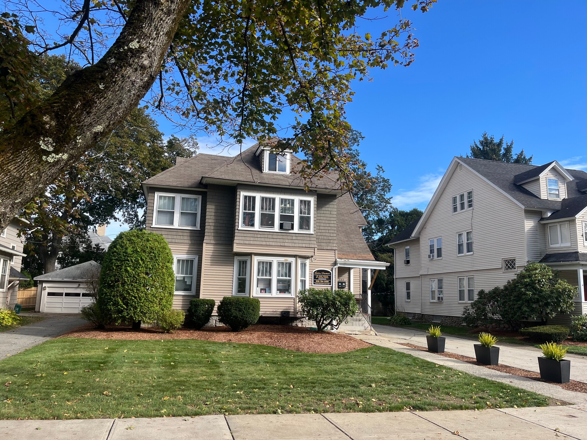 152 Russell St, Worcester, MA à vendre Photo principale– Image 1 sur 11