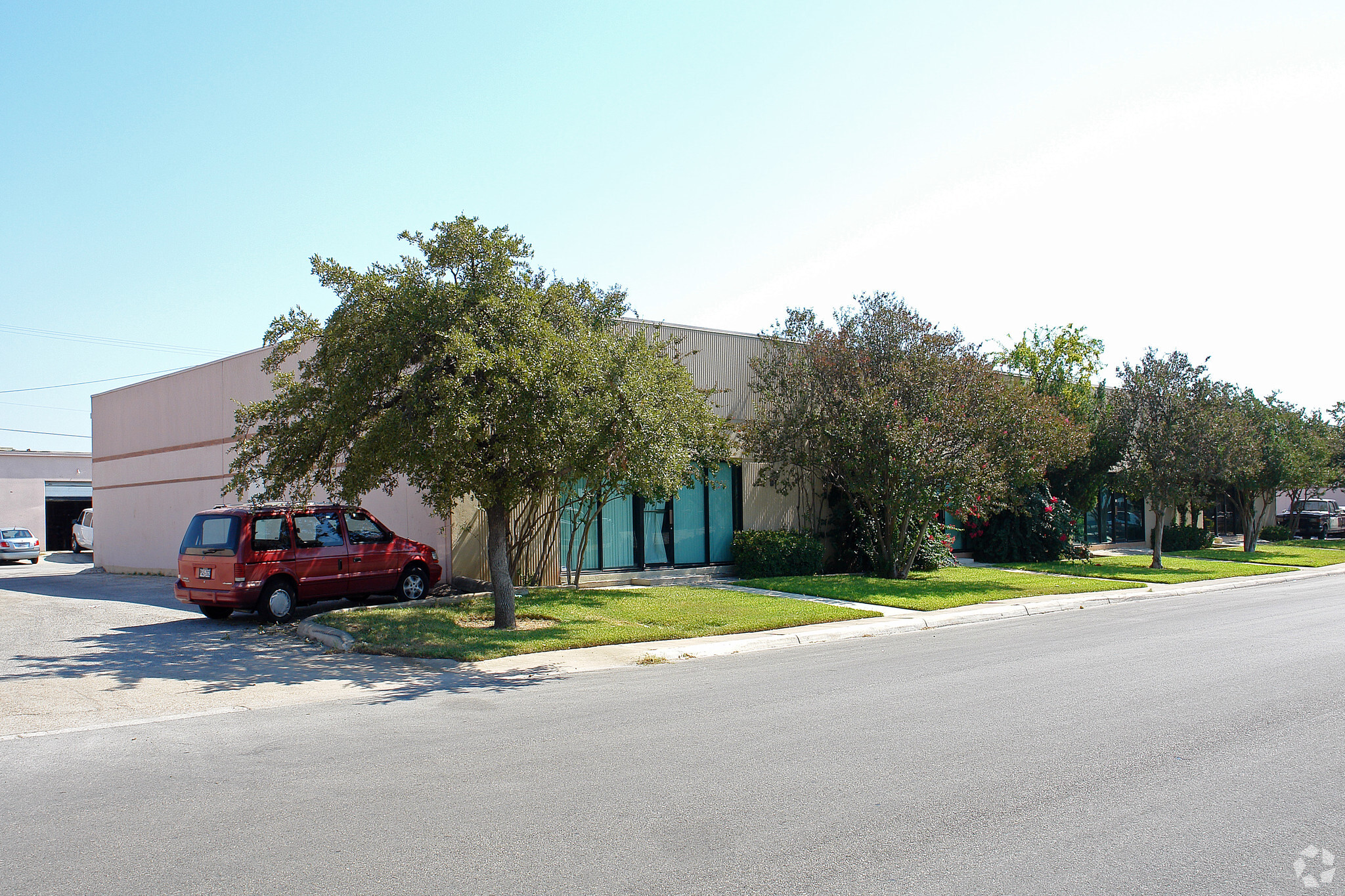 1215-1221 Triplett St, San Antonio, TX à louer Photo de l’immeuble– Image 1 sur 7