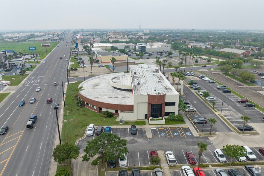 1205 N Ed Carey Dr, Harlingen, TX à louer - Aérien – Image 3 sur 5