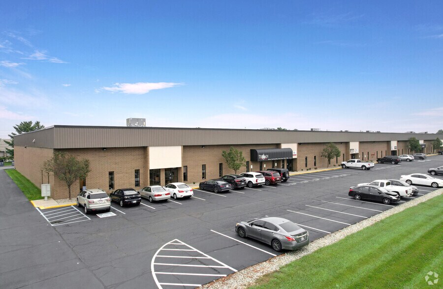 9319-9341 Castlegate Dr, Indianapolis, IN à louer - Photo principale – Image 1 sur 6