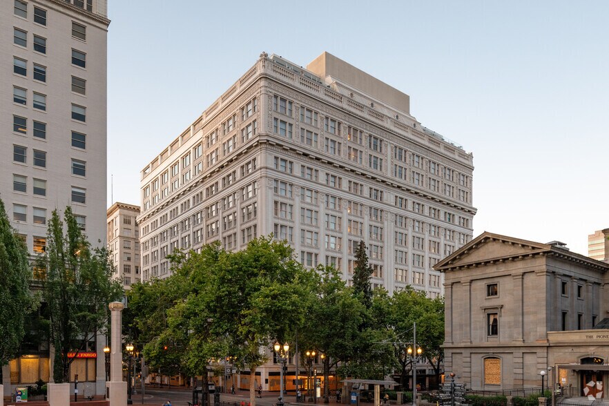 621 SW 5th Ave, Portland, OR à louer - Photo de l’immeuble – Image 3 sur 21