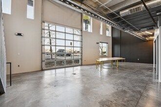 3455 Ringsby Ct, Denver, CO à louer Photo de l’immeuble– Image 1 sur 9