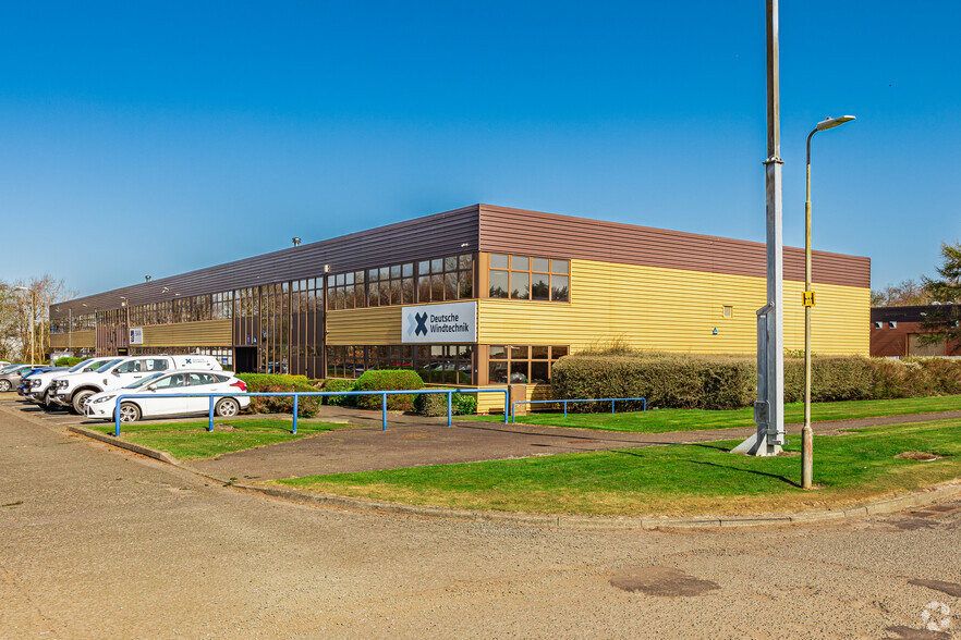 1 Cochrane Sq, Livingston à louer - Photo de l’immeuble – Image 1 sur 2