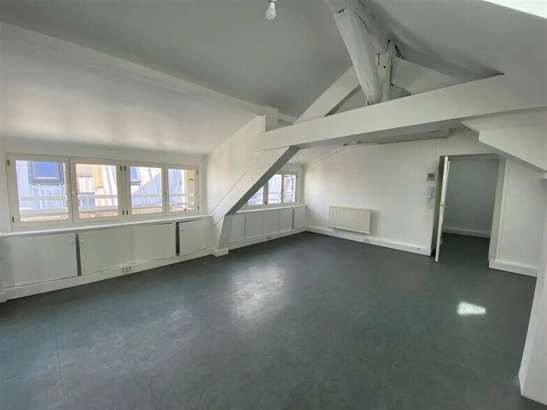 Bureau dans Paris à louer - Photo de l’immeuble – Image 2 sur 8