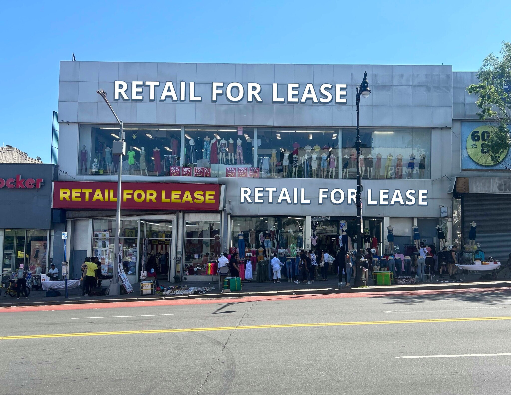 270 E Fordham Rd, Bronx, NY à louer Photo de l’immeuble– Image 1 sur 9