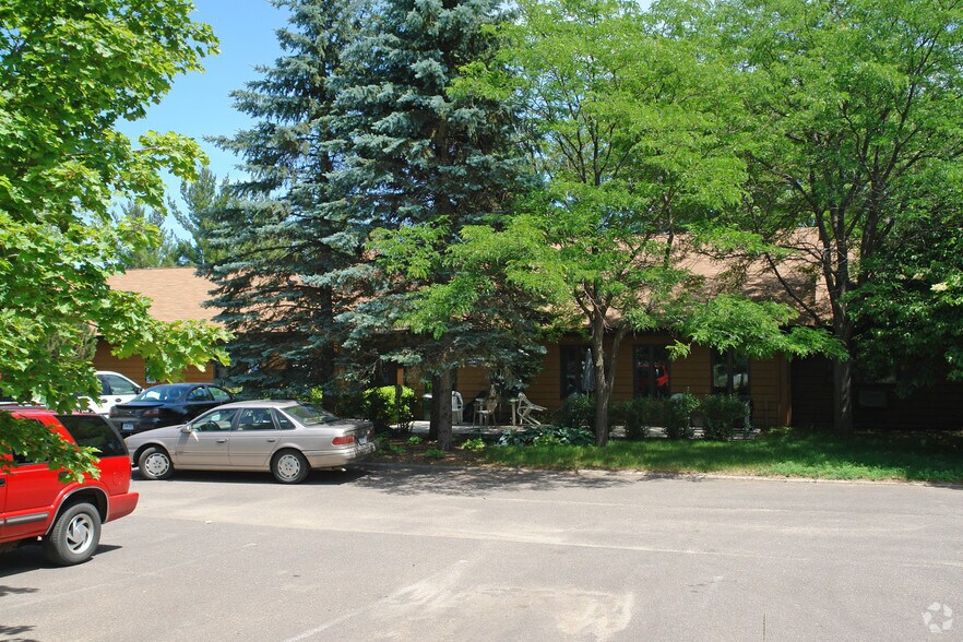 106 County Rd 5 NE, Isanti, MN à vendre - Photo de l’immeuble – Image 2 sur 2