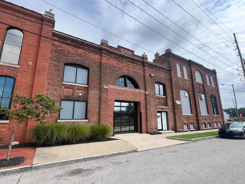 930 Daly St, Indianapolis, IN à louer - Photo de l’immeuble – Image 1 sur 9