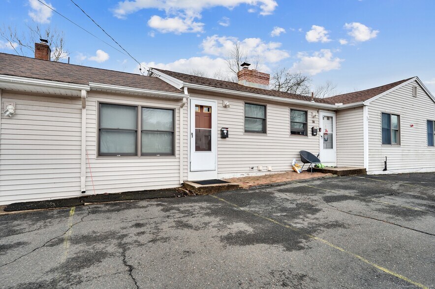 269 W Washington St, Bristol, CT à vendre - Photo de l’immeuble – Image 2 sur 13