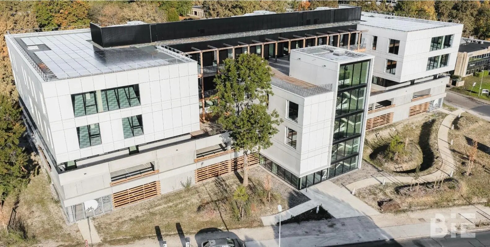 Bureau dans Pessac à louer Photo de l’immeuble– Image 1 sur 12