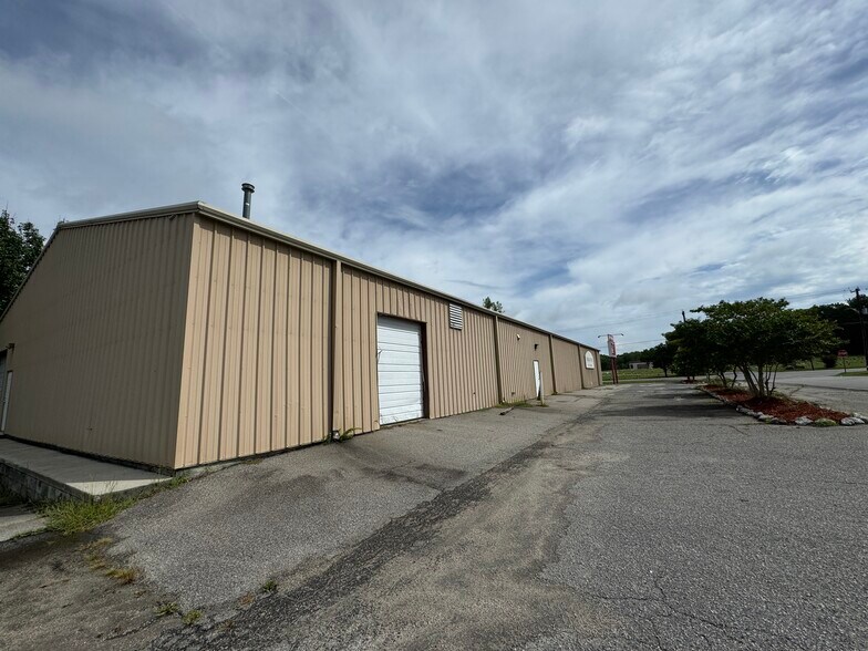1708 E Broad Ave, Rockingham, NC à vendre - Photo de l’immeuble – Image 1 sur 25