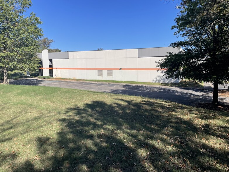 101 Electronics Blvd SW, Huntsville, AL à vendre - Photo de l’immeuble – Image 2 sur 6
