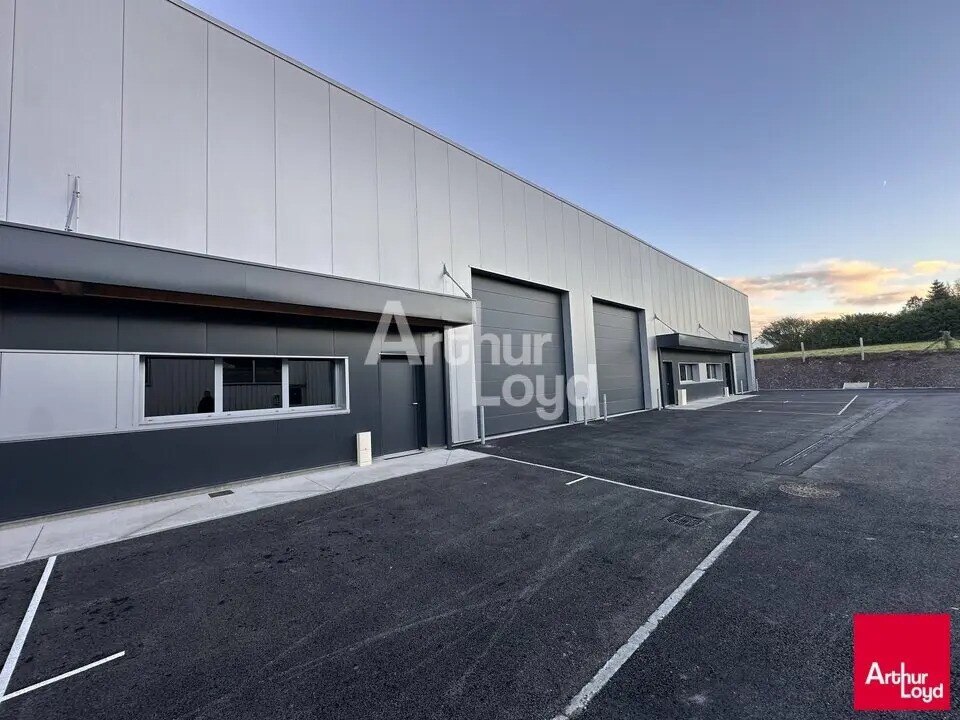 Local d'activités dans Laillé à vendre Photo de l’immeuble– Image 1 sur 6