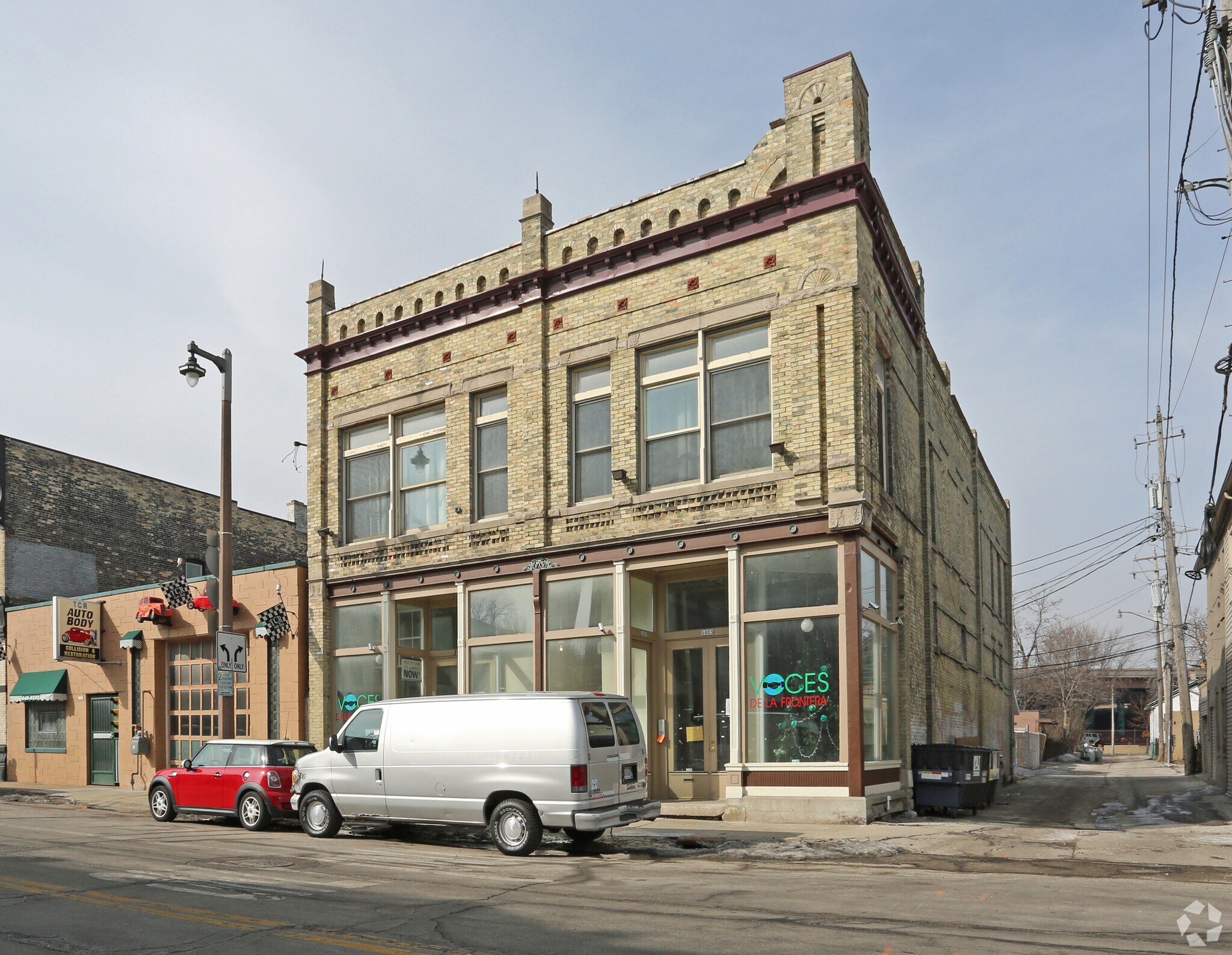1023-1027 S 5th St, Milwaukee, WI à louer Photo de l’immeuble– Image 1 sur 8