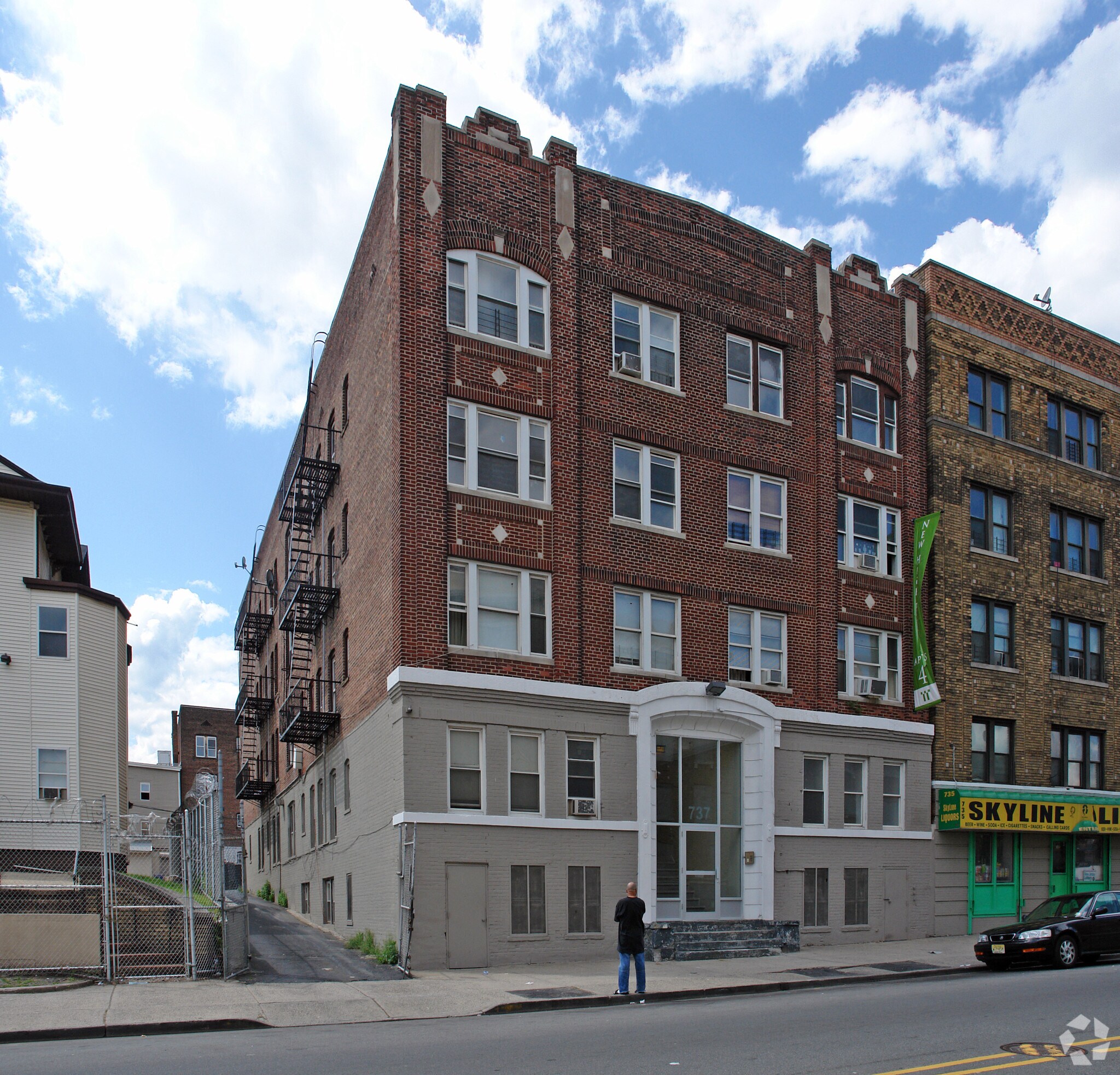 737 Martin Luther King Jr Blvd, Newark, NJ à vendre Photo principale– Image 1 sur 5
