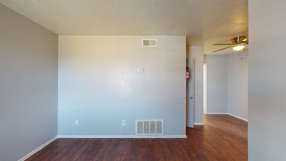 13932 Victoria St, Houston, TX à vendre - Numérisation 3D Matterport – Image 2 sur 21