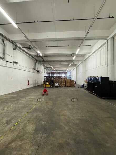 Local d'activités dans Montreuil à vendre - Photo de l’immeuble – Image 3 sur 8