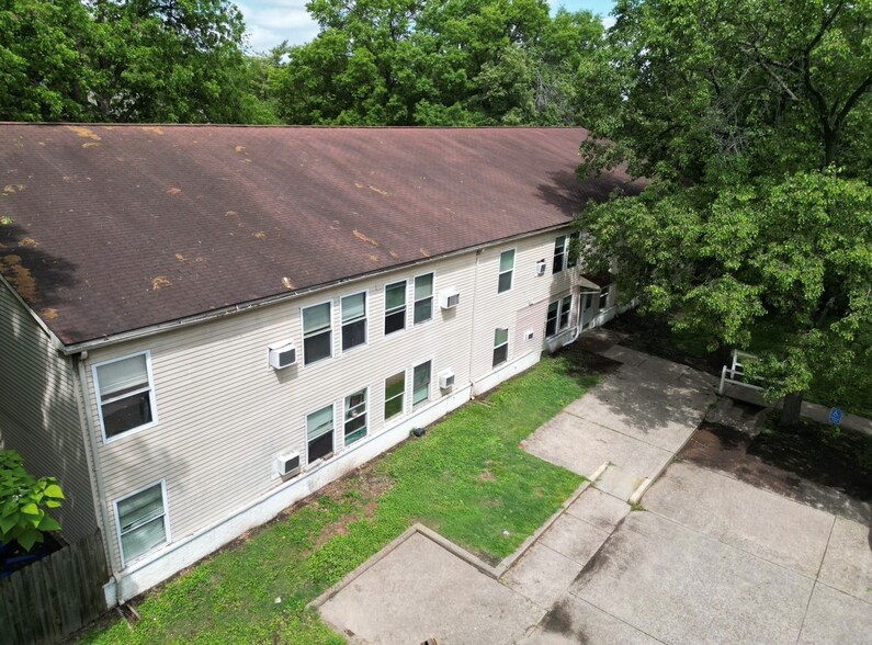 2305 S Rotherwood Ave, Evansville, IN à vendre - Photo de l’immeuble – Image 2 sur 15