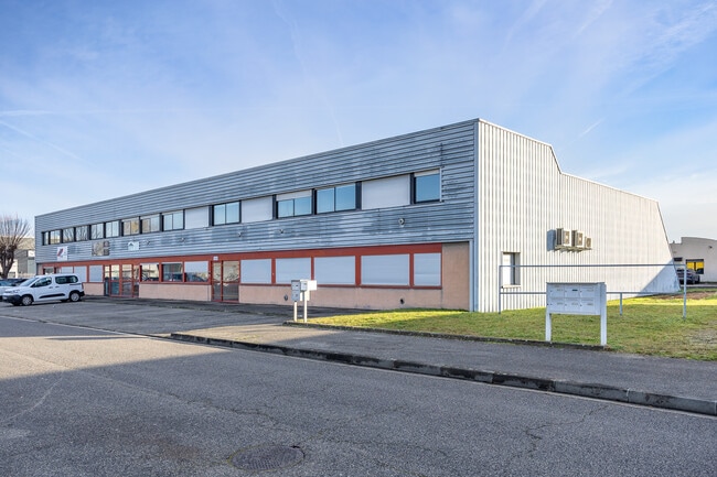 Plus de détails pour Local d'activités à louer