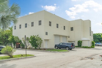 Plus de détails pour 701 SE 32nd Ct, Fort Lauderdale, FL - Bureau à louer