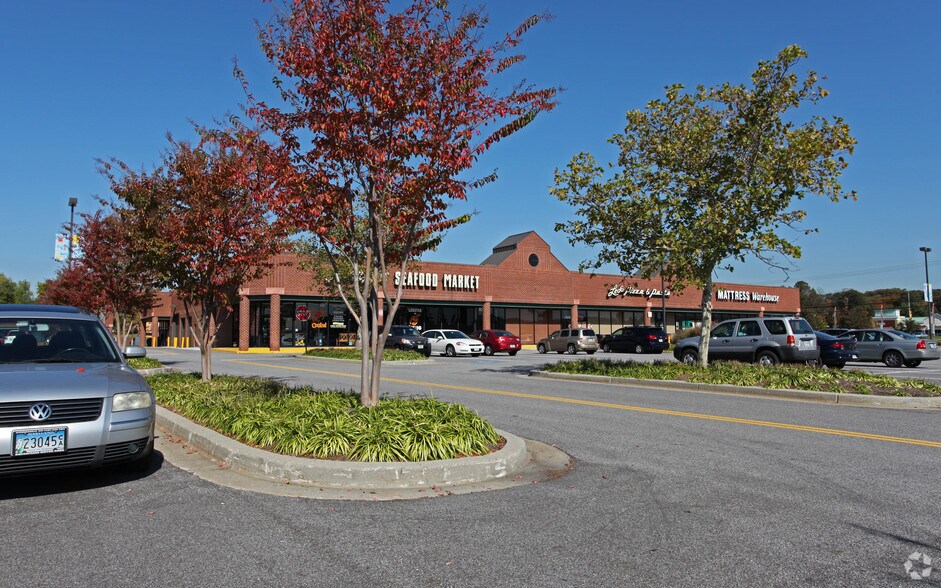 550-552 Ritchie Hwy, Severna Park, MD à louer - Photo de l’immeuble – Image 2 sur 26
