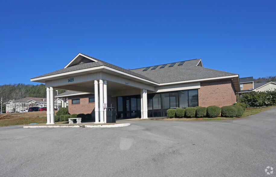 1425 Greenbrier Dear Rd, Anniston, AL à louer - Photo de l’immeuble – Image 1 sur 14