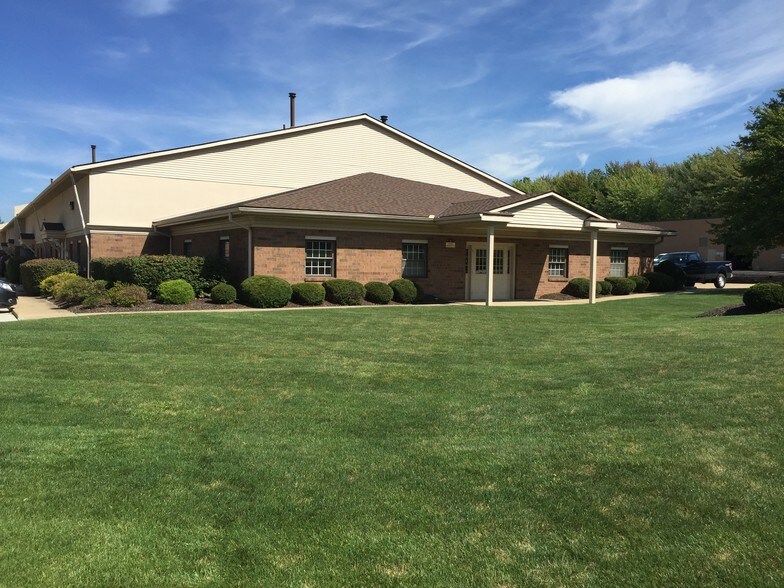 1337 Commerce Dr, Stow, OH à vendre - Photo principale – Image 2 sur 20