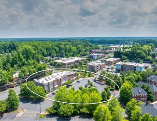 Plus de détails pour 435 N Trade St, Matthews, NC - Bureau à vendre