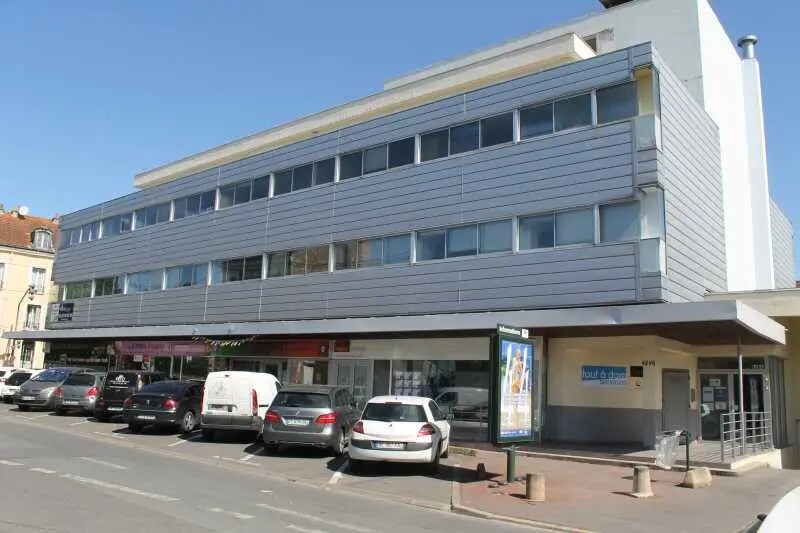 Bureau dans Corbeil-Essonnes à louer - Photo de l’immeuble – Image 1 sur 8
