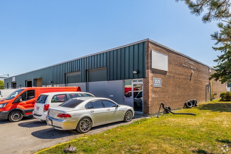 2575 Blackwell St, Ottawa, ON à louer - Photo de l’immeuble – Image 3 sur 3
