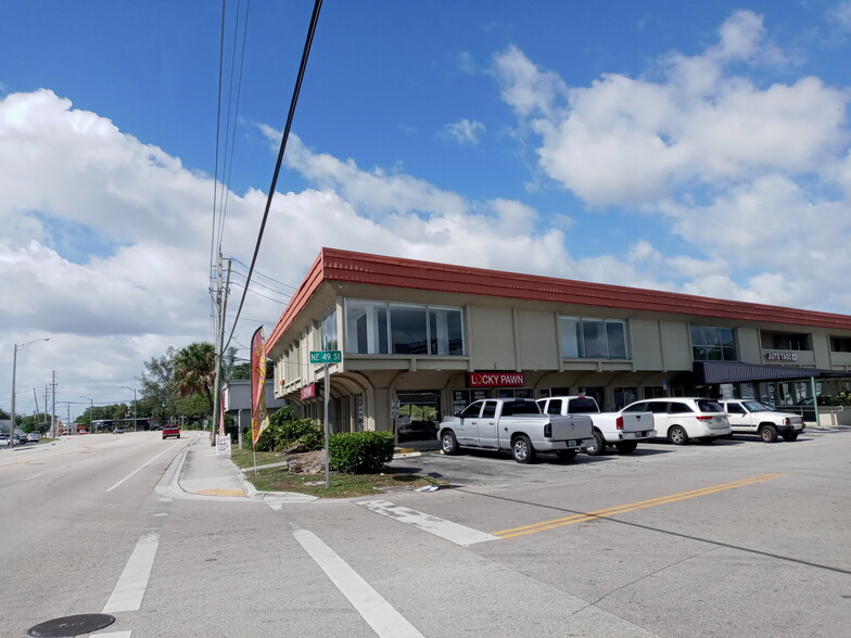 4861 N Dixie Hwy, Oakland Park, FL à louer - Photo de l’immeuble – Image 2 sur 21