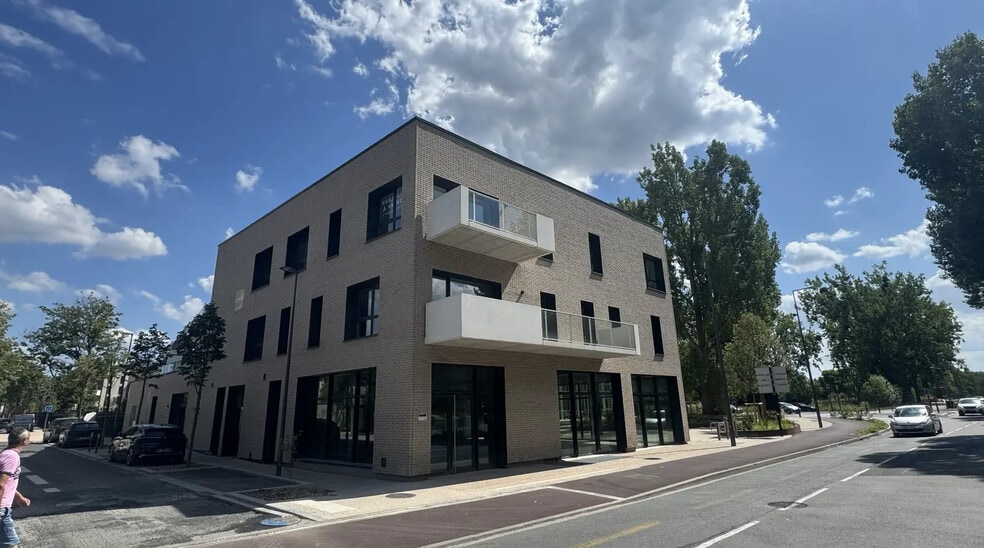 Bureau dans La Madeleine à vendre - Photo de l’immeuble – Image 1 sur 9