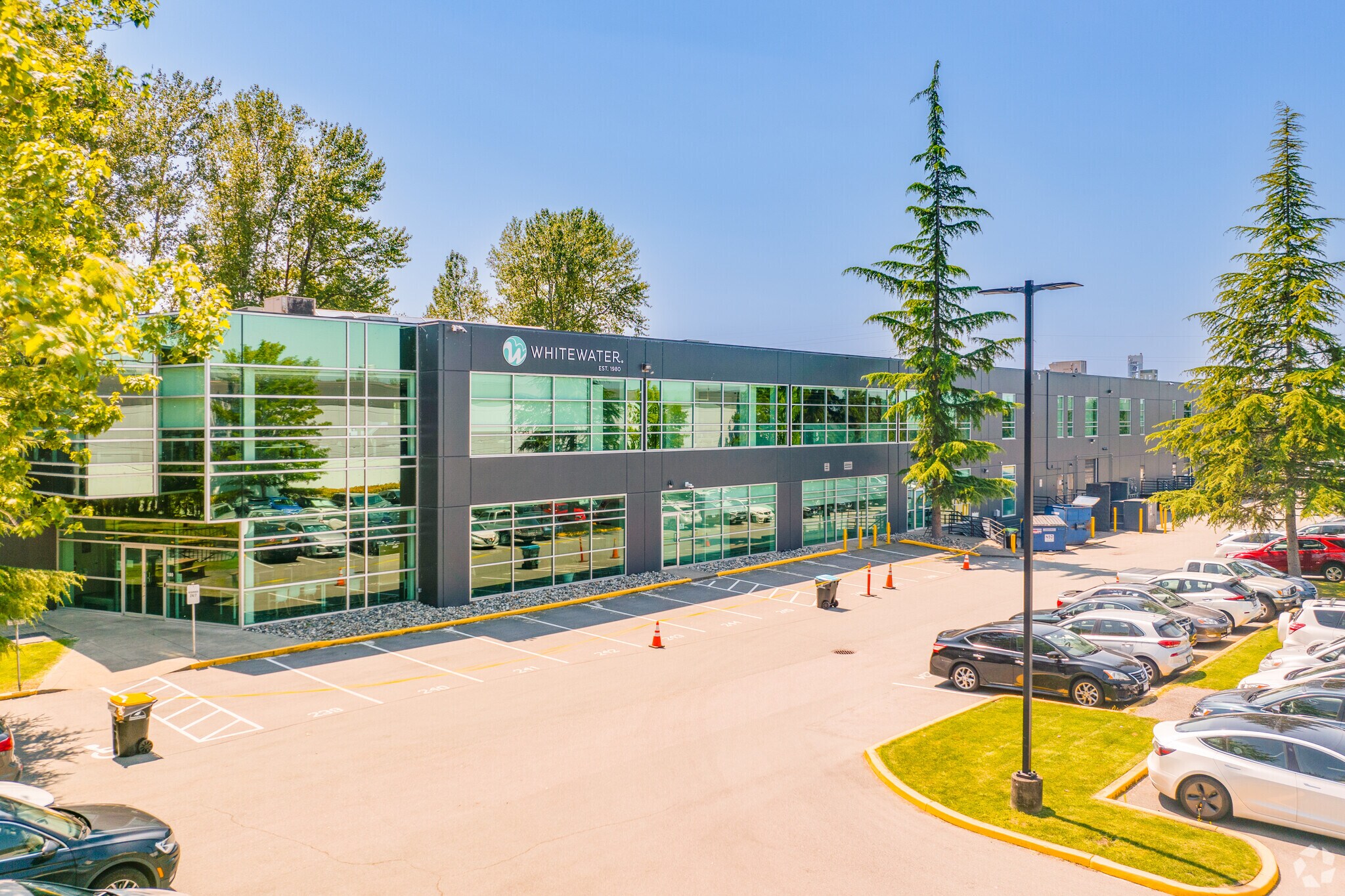 6651 Fraserwood Pl, Richmond, BC à louer Photo de l’immeuble– Image 1 sur 6