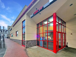 1638-1642 Schlosser St, Fort Lee, NJ à louer Photo de l’immeuble– Image 2 sur 8