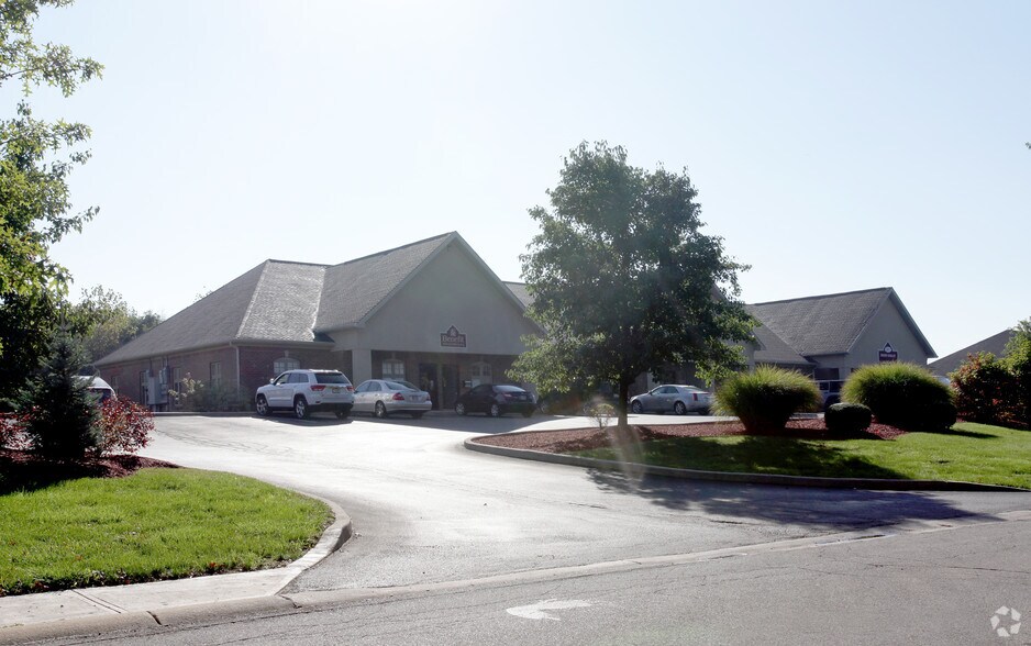 9755 Randall Dr, Indianapolis, IN à vendre - Photo de l’immeuble – Image 3 sur 4